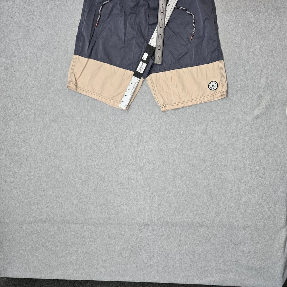 Katin USA Men Shorts 34 Gray Nylon Polyester Swimwear Colorblock Logo Patch